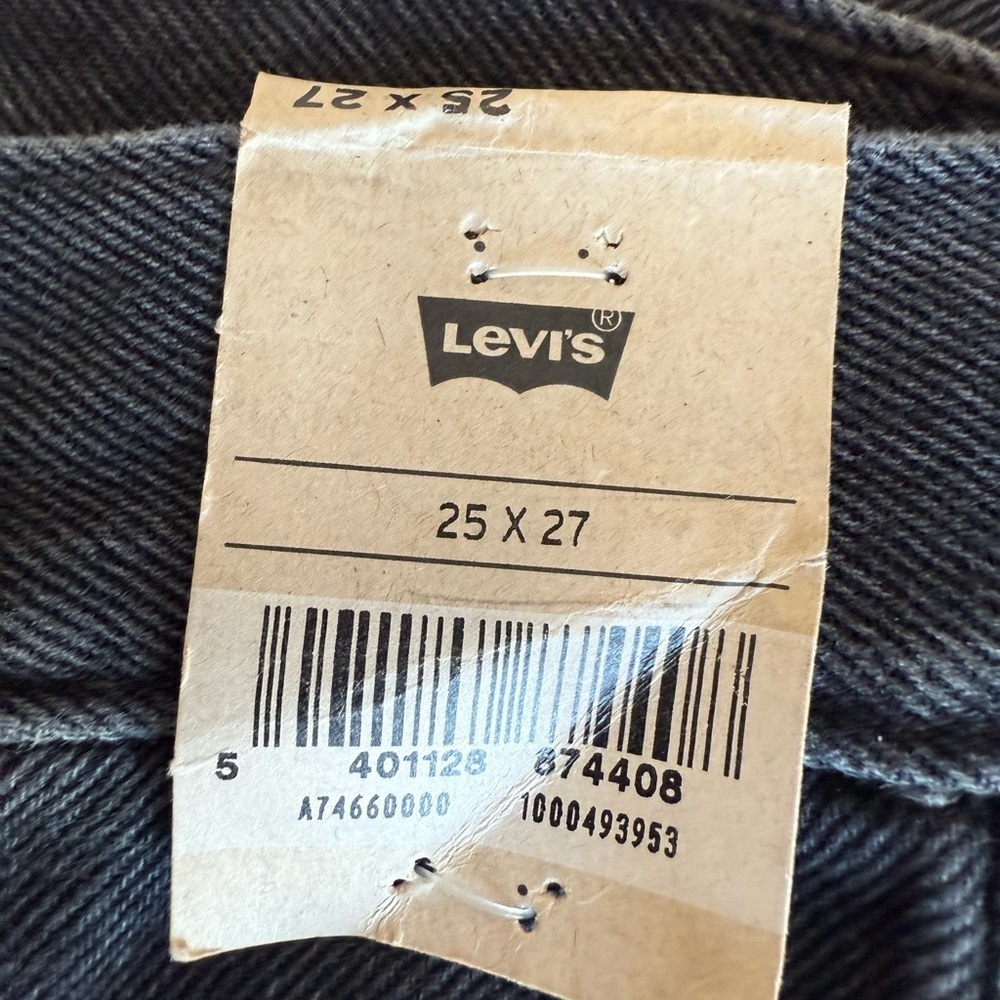 Levi’s Levis High Waisted Mom Jeans Womens 25X27 Black Frayed Hem NEW. 1142 - Picture 2 of 4